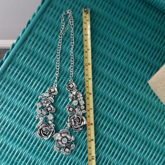 Silver Rose Jewelry Set - Picture 5 of 5